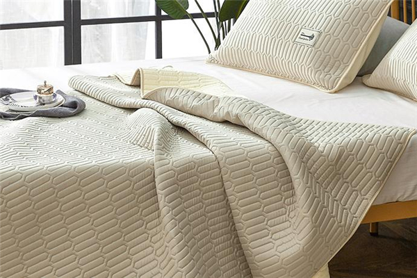 乳膠涼席買回來要洗嗎 乳膠涼席第一次用怎么清洗 乳膠涼席買回來要洗嗎 乳膠涼席第一次用怎么清洗