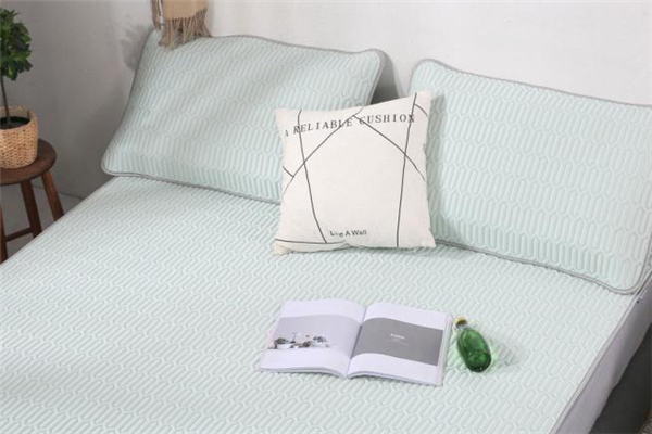 乳膠涼席多久清洗一次 乳膠涼席多長(zhǎng)時(shí)間清洗最好 乳膠涼席多久清洗一次 乳膠涼席多長(zhǎng)時(shí)間清洗最好