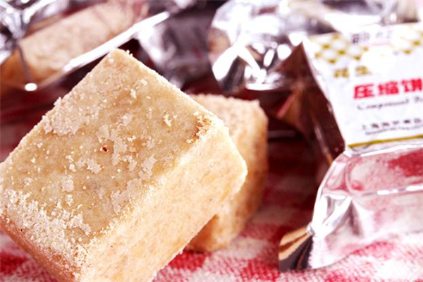 壓縮餅干有營養(yǎng)嗎 壓縮餅干的危害 壓縮餅干有營養(yǎng)嗎 壓縮餅干的危害