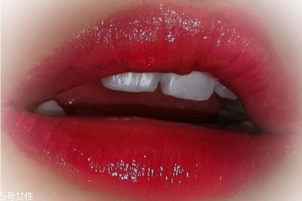 阿瑪尼402和405哪個顏色好看 阿瑪尼402和405區(qū)別 阿瑪尼402和405哪個顏色好看 阿瑪尼402和405區(qū)別