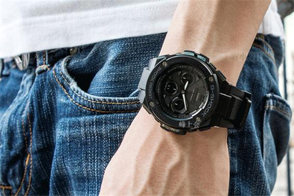 光動(dòng)能手表為什么秒針一跳就兩秒 光動(dòng)能表秒針走兩格 光動(dòng)能手表為什么秒針一跳就兩秒 光動(dòng)能表秒針走兩格