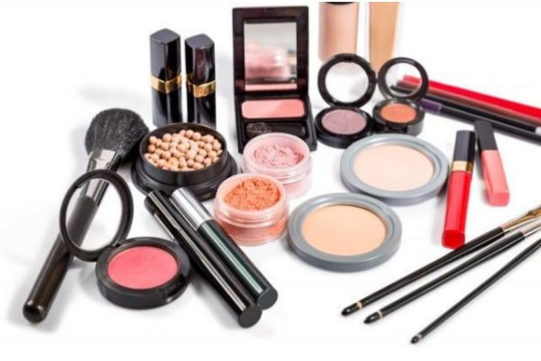 紅血絲適合用氣墊還是bb霜 適合紅血絲的底妝 紅血絲適合用氣墊還是bb霜 適合紅血絲的底妝