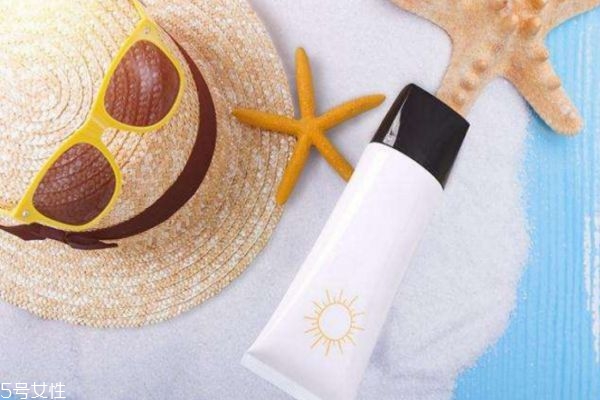 哪些人容易被曬黑 曬黑后怎么白回來 哪些人容易被曬黑 曬黑后怎么白回來