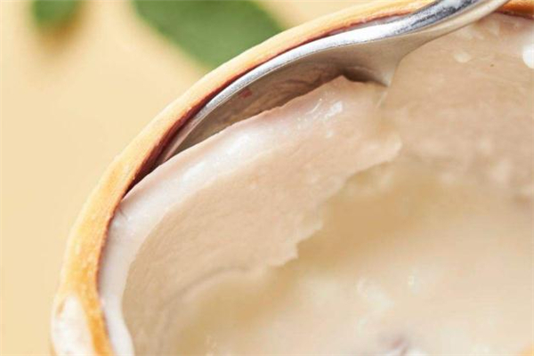 椰子肉是硬的還是軟的 椰子肉是硬的能吃嗎 椰子肉是硬的還是軟的 椰子肉是硬的能吃嗎