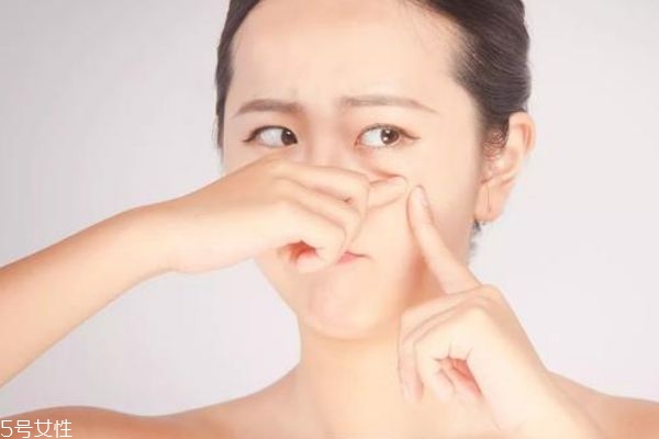 煙酰胺和水乳哪個先用 水乳和煙酰胺的順序 煙酰胺和水乳哪個先用 水乳和煙酰胺的順序