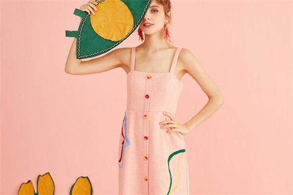 2020春夏女裝流行色 2020春夏女裝流行趨勢(shì) 2020春夏女裝流行色 2020春夏女裝流行趨勢(shì)