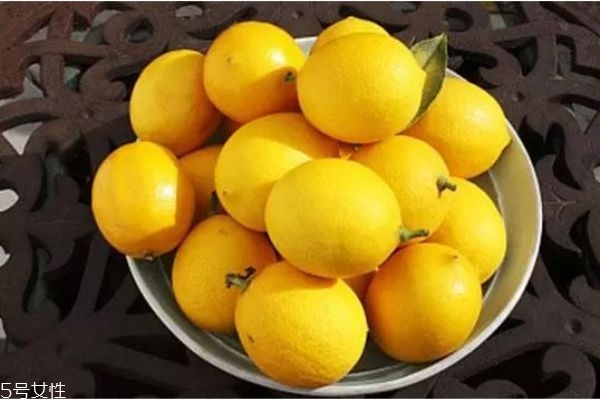 檸檬水怎么做 長(zhǎng)期喝檸檬水有什么好處和壞處 檸檬水怎么做 長(zhǎng)期喝檸檬水有什么好處和壞處