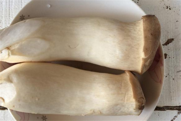 杏鮑菇焯水多長(zhǎng)時(shí)間 杏鮑菇焯水幾分鐘 杏鮑菇焯水多長(zhǎng)時(shí)間 杏鮑菇焯水幾分鐘