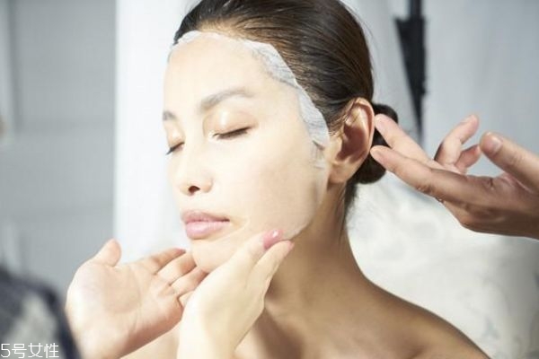 天天敷面膜能淡斑嗎 經(jīng)常做面膜的好處 天天敷面膜能淡斑嗎 經(jīng)常做面膜的好處
