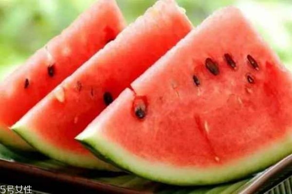 一次吃多少西瓜合適 西瓜吃多少算適量 一次吃多少西瓜合適 西瓜吃多少算適量