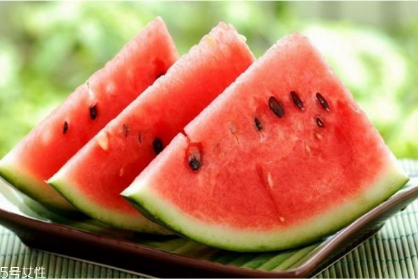 西瓜哪些人不能吃 吃西瓜的禁忌 西瓜哪些人不能吃 吃西瓜的禁忌