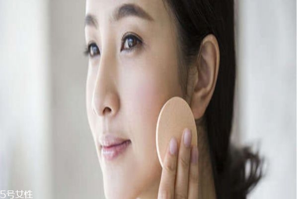 裸妝怎么樣化呢 怎樣化妝才能適合自己呢 裸妝怎么樣化呢 怎樣化妝才能適合自己呢