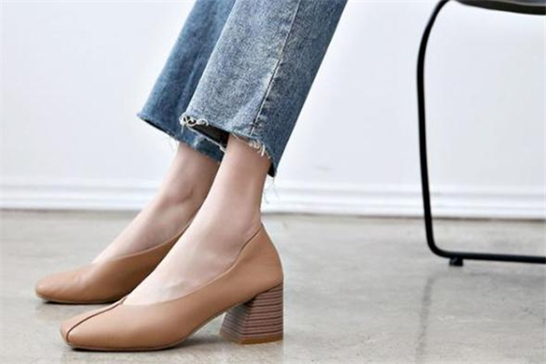 穿單鞋腳出汗怎么辦 穿單鞋容易出汗有什么辦法 穿單鞋腳出汗怎么辦 穿單鞋容易出汗有什么辦法