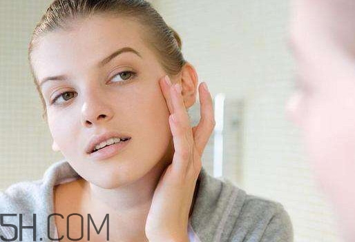 點(diǎn)痣后多久可以化妝？點(diǎn)痣后吃什么恢復(fù)得快