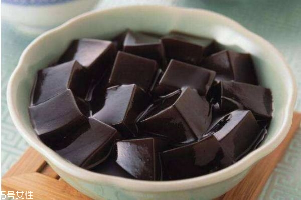 龜苓膏怎么吃降火 龜苓膏每天什么時(shí)候吃最好 龜苓膏怎么吃降火 龜苓膏每天什么時(shí)候吃最好