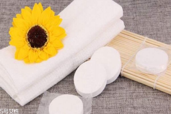用洗臉巾和毛巾哪個(gè)會(huì)更好 用洗臉巾的好處 用洗臉巾和毛巾哪個(gè)會(huì)更好 用洗臉巾的好處