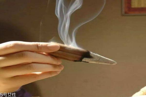 艾灸貼的功效是什么 艾灸貼可以天天貼嗎 艾灸貼的功效是什么 艾灸貼可以天天貼嗎