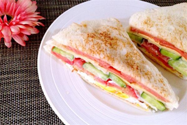 三明治為什么要切邊 三明治怎么切不會散 三明治為什么要切邊 三明治怎么切不會散