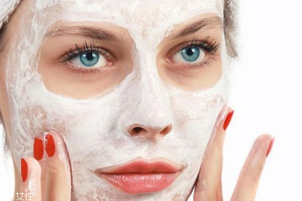 敷完面膜后用清水洗還是洗面奶 直接用清水洗 敷完面膜后用清水洗還是洗面奶 直接用清水洗
