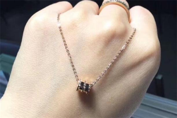 六福珠寶小蠻腰項鏈多少錢 六福珠寶小蠻腰項鏈尺寸 六福珠寶小蠻腰項鏈多少錢 六福珠寶小蠻腰項鏈尺寸