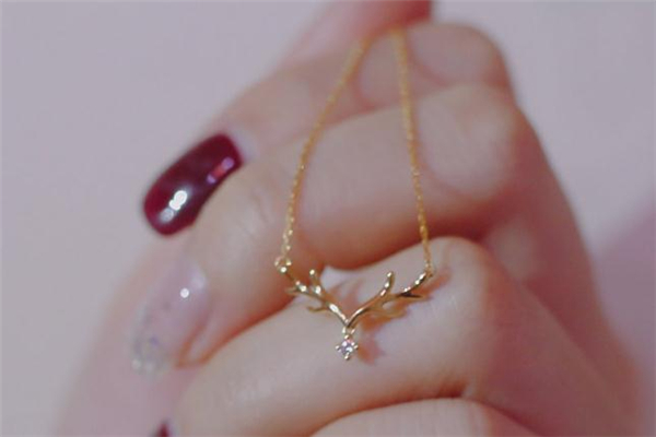 周大福鹿角項鏈多少錢 周大福17916鹿角項鏈價格 周大福鹿角項鏈多少錢 周大福17916鹿角項鏈價格