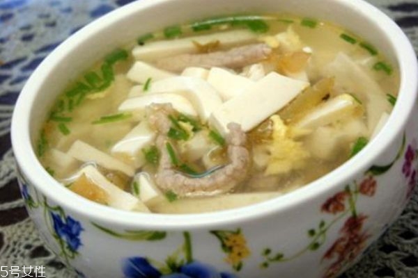 孕婦可以吃咸菜嗎 孕婦可以吃榨菜嗎 孕婦可以吃咸菜嗎 孕婦可以吃榨菜嗎