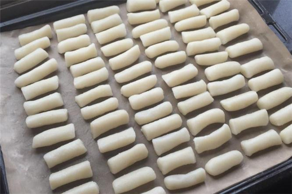 年糕和蝦能一起吃嗎 年糕和蝦怎么做好吃 年糕和蝦能一起吃嗎 年糕和蝦怎么做好吃