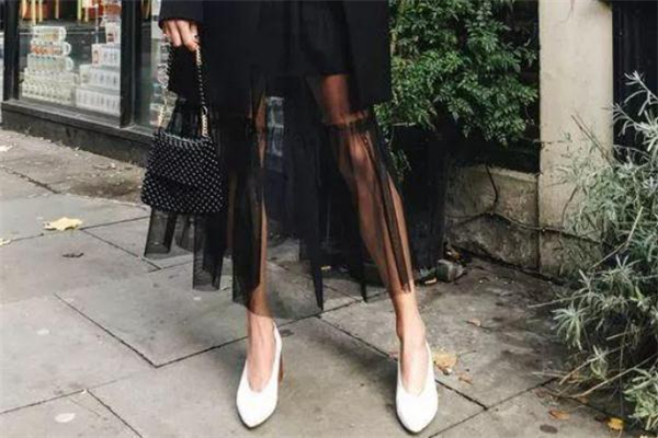 夏天穿什么鞋子顯腿長(zhǎng) 小個(gè)子女生夏季穿鞋指南 夏天穿什么鞋子顯腿長(zhǎng) 小個(gè)子女生夏季穿鞋指南