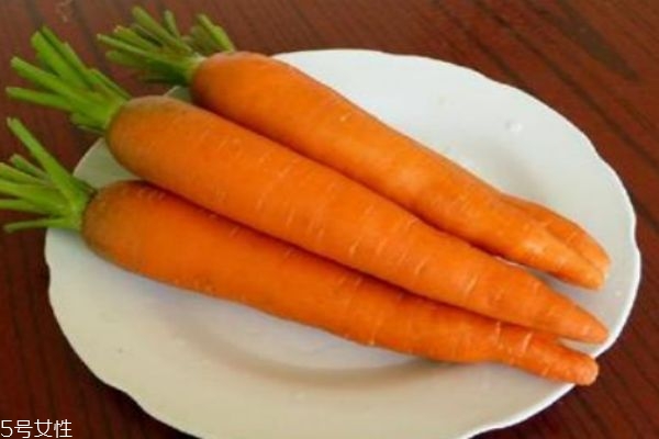 胡蘿卜有什么功效 什么人群不適合吃胡蘿卜 胡蘿卜有什么功效 什么人群不適合吃胡蘿卜