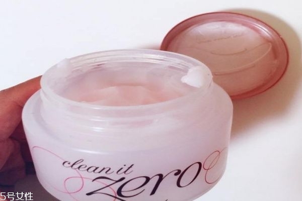 只涂隔離需不需要用卸妝水呢 如何正確卸妝 只涂隔離需不需要用卸妝水呢 如何正確卸妝