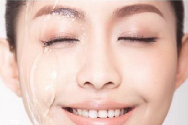 護(hù)膚水為什么要拍三遍 護(hù)膚小常識的誤區(qū) 護(hù)膚水為什么要拍三遍 護(hù)膚小常識的誤區(qū)