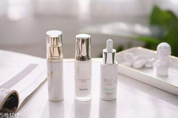 olay光感和淡斑哪個好 光感小白瓶和淡斑小白瓶區(qū)別 olay光感和淡斑哪個好 光感小白瓶和淡斑小白瓶區(qū)別