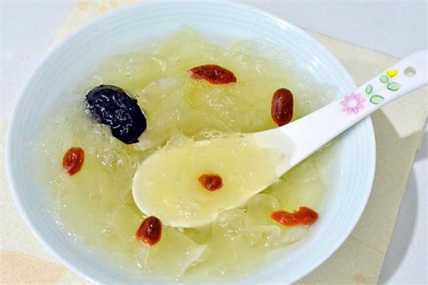 銀耳湯為什么不能隔夜 銀耳湯隔夜有毒嗎 銀耳湯為什么不能隔夜 銀耳湯隔夜有毒嗎