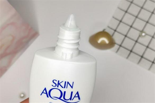 曼秀雷敦新碧小金帽怎么樣 曼秀雷敦小金帽防曬測評 曼秀雷敦新碧小金帽怎么樣 曼秀雷敦小金帽防曬測評