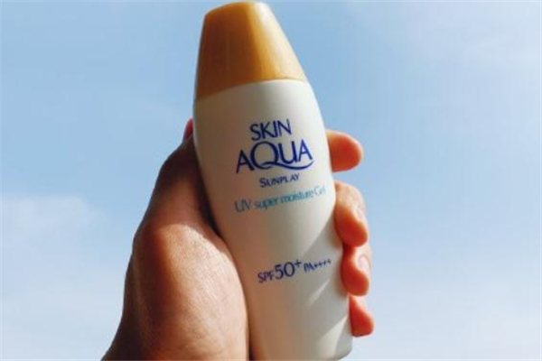 曼秀雷敦新碧小金帽多少錢 曼秀雷敦小金帽好用嗎 曼秀雷敦新碧小金帽多少錢 曼秀雷敦小金帽好用嗎