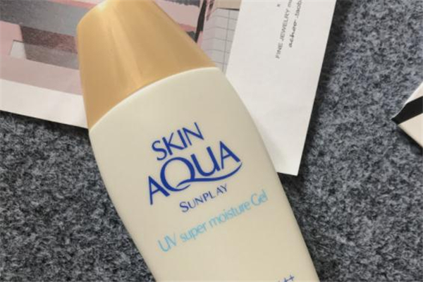 曼秀雷敦新碧小金帽多少錢 曼秀雷敦小金帽好用嗎 曼秀雷敦新碧小金帽多少錢 曼秀雷敦小金帽好用嗎