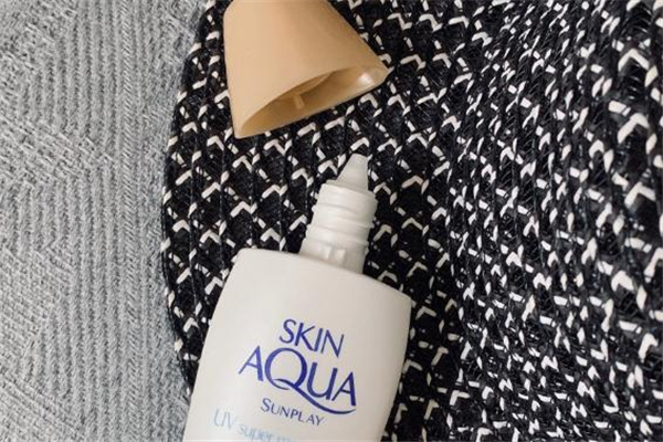 曼秀雷敦小金帽含酒精嗎 曼秀雷敦新碧小金帽成分表 曼秀雷敦小金帽含酒精嗎 曼秀雷敦新碧小金帽成分表