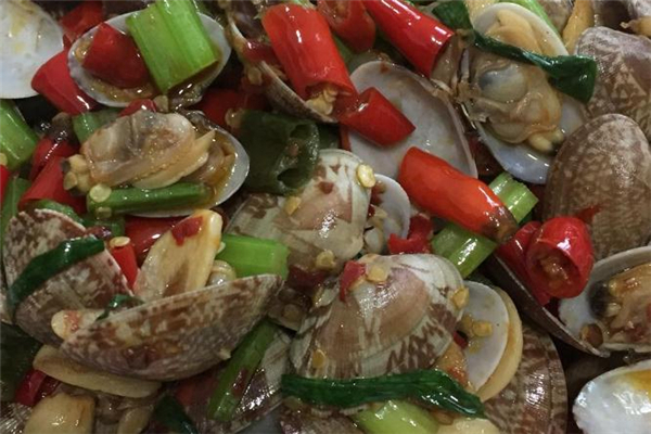 花甲嘌呤含量高嗎 尿酸高的人可以吃花甲嗎 花甲嘌呤含量高嗎 尿酸高的人可以吃花甲嗎