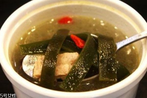 海帶排骨湯怎么做呢 海帶湯有什么功效 海帶排骨湯怎么做呢 海帶湯有什么功效