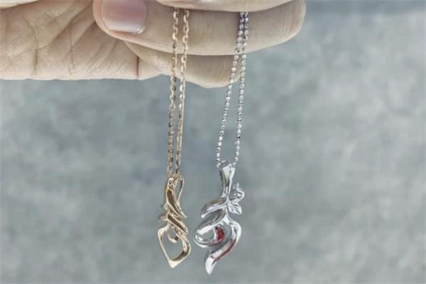 周生生王昭君吊墜多少錢(qián) 周生生王者榮耀王昭君項(xiàng)鏈