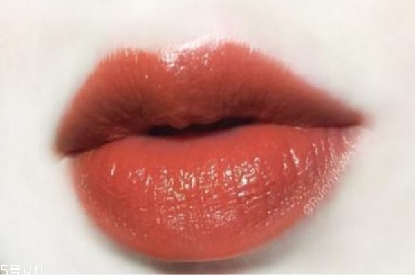 楓葉紅口紅適合素顏嗎 楓葉色口紅適合的膚色 楓葉紅口紅適合素顏嗎 楓葉色口紅適合的膚色