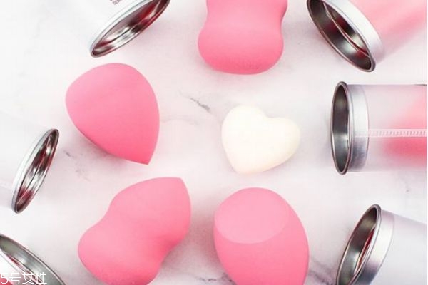 美妝蛋可以涂防曬霜嗎 美妝蛋上防曬好推開 美妝蛋可以涂防曬霜嗎 美妝蛋上防曬好推開