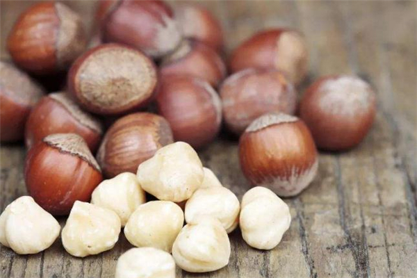 糖尿病可以吃榛子嗎 吃榛子血糖會升高嗎 糖尿病可以吃榛子嗎 吃榛子血糖會升高嗎