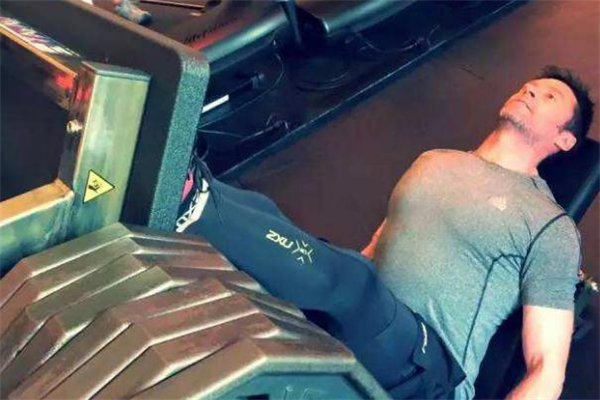 倒蹬機怎么練臀部 倒蹬機訓練方法 倒蹬機怎么練臀部 倒蹬機訓練方法