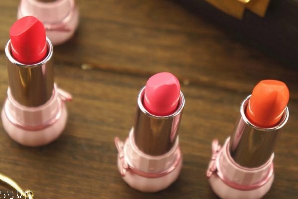 2019豬年限定彩妝產(chǎn)品哪款好 這些豬年限定款再不買(mǎi)就晚了 2019豬年限定彩妝產(chǎn)品哪款好 這些豬年限定款再不買(mǎi)就晚了