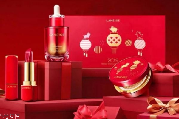 2019豬年限定彩妝產(chǎn)品哪款好 這些豬年限定款再不買(mǎi)就晚了 2019豬年限定彩妝產(chǎn)品哪款好 這些豬年限定款再不買(mǎi)就晚了