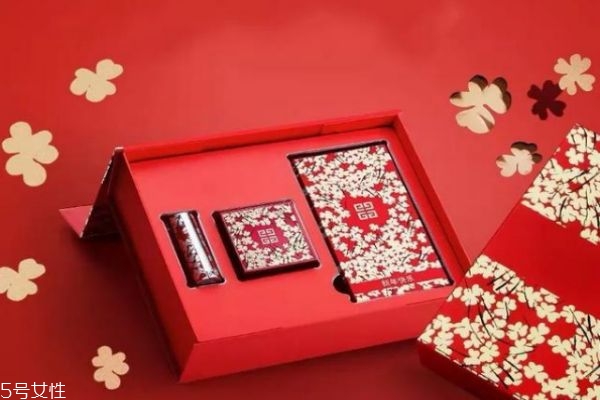 2019豬年限定彩妝產(chǎn)品哪款好 這些豬年限定款再不買(mǎi)就晚了 2019豬年限定彩妝產(chǎn)品哪款好 這些豬年限定款再不買(mǎi)就晚了