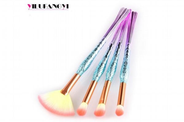 化妝刷什么材質好 化妝刷不同材質的區(qū)別 化妝刷什么材質好 化妝刷不同材質的區(qū)別