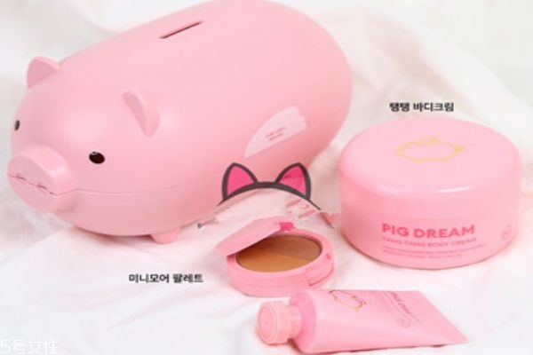 2019豬年限定彩妝產(chǎn)品哪款好 這些豬年限定款再不買(mǎi)就晚了 2019豬年限定彩妝產(chǎn)品哪款好 這些豬年限定款再不買(mǎi)就晚了