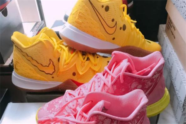 耐克歐文5海綿寶寶開箱測評 kyrie5海綿寶寶派大星實(shí)物